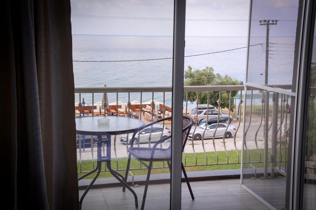 Crown Hotel Nea Skioni Pokoj fotografie