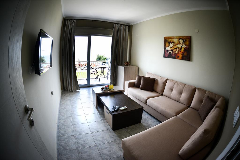 Crown Hotel Nea Skioni Pokoj fotografie